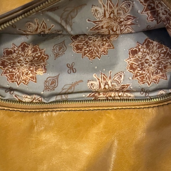 HOBO Crossbody Bag Camel Tan Soft Leather Foldover Clutch Adjustable Strap - Picture 6 of 14